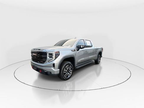 Used 2023 GMC Sierra 1500 AT4 w/ AT4 Premium Package AWD/4WD image 4