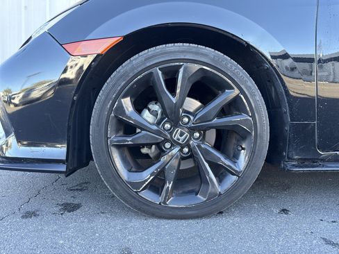 Used 2019 Honda Civic Sport Touring image 5
