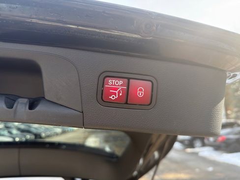 Used 2020 Mercedes-Benz GLC 300 GLC 300 image 36