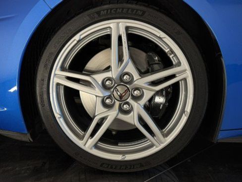 Used 2024 Chevrolet Corvette Stingray Premium Cpe w/ Z51 Performance Package RWD image 28