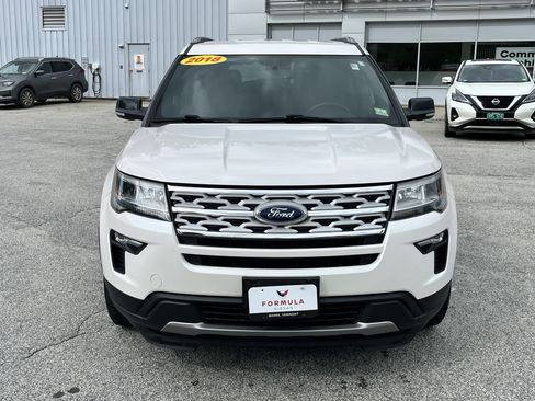 Used 2018 Ford Explorer XLT w/ Equipment Group 201A AWD/4WD image 2