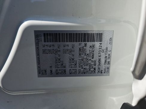 Used 2024 Nissan Rogue S FWD image 37