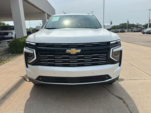 Used 2025 Chevrolet Tahoe High Country w/ Sun And Tow Package AWD/4WD image 14
