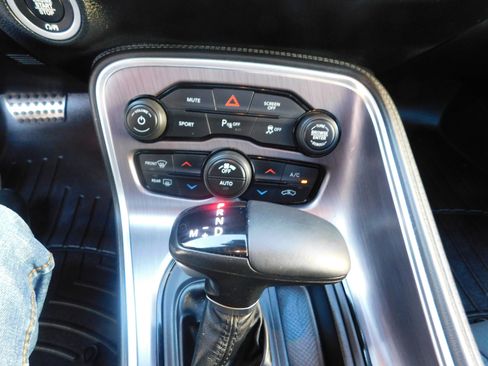 Used 2018 Dodge Challenger R/T image 15