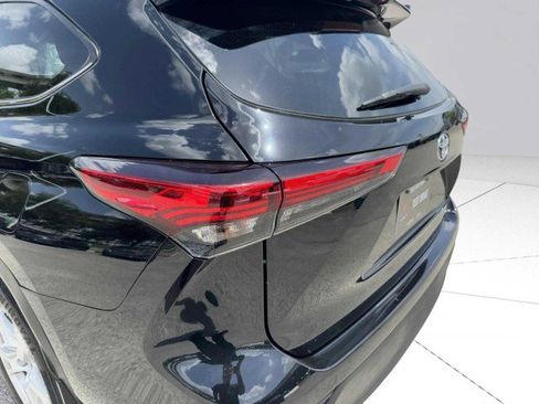 Used 2020 Toyota Highlander L image 13