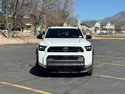 Used 2025 Toyota 4Runner SR5 image 2