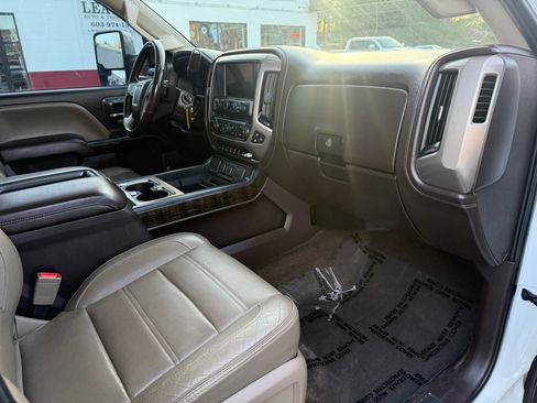 Used 2015 GMC Sierra 2500 Denali image 28