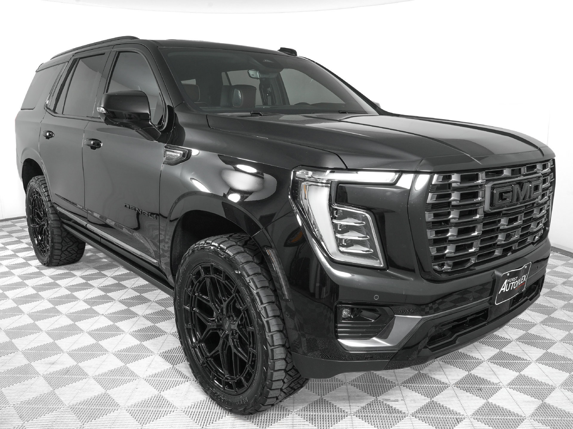 Used 2026 GMC Yukon Denali Ultimate w/ LPO, Floor Liner Package AWD/4WD image 4
