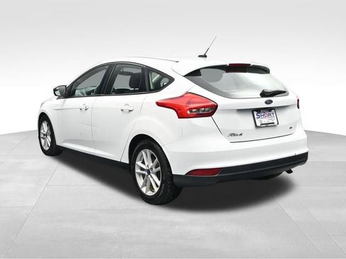 Used 2018 Ford Focus SE FWD image 3