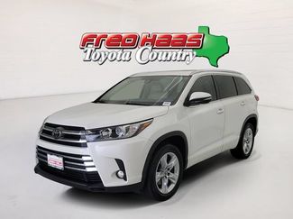 Used 2018 Toyota Highlander Limited FWD video 1