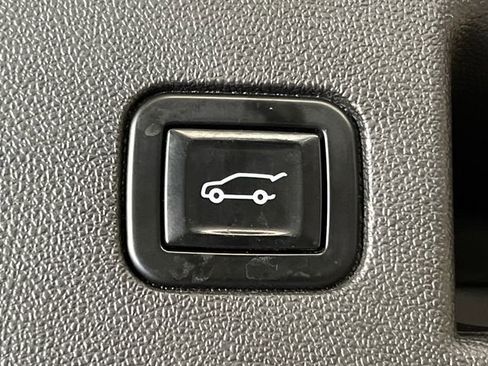 Used 2021 Chevrolet Equinox Premier w/ LPO, Floor Liner Package image 6