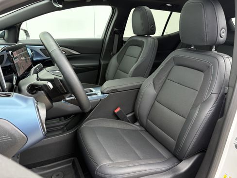 Used 2024 Chevrolet Equinox EV LT w/ LPO, Blackout Package AWD/4WD image 11