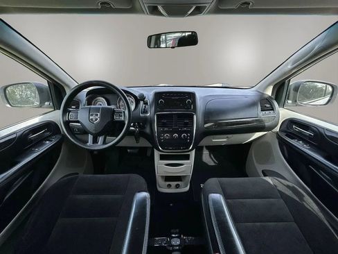 Used 2016 Dodge Grand Caravan American Value Package FWD image 17