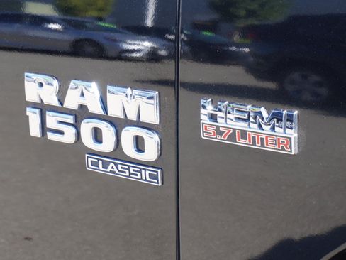 Used 2020 RAM 1500 Classic SLT w/ Luxury Group AWD/4WD image 7