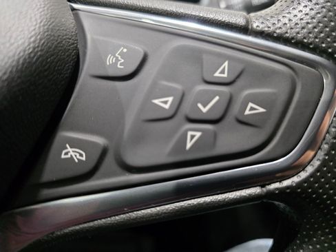 Used 2020 Chevrolet Equinox LT image 6