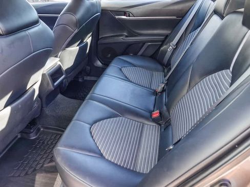 Used 2023 Toyota Camry SE image 17