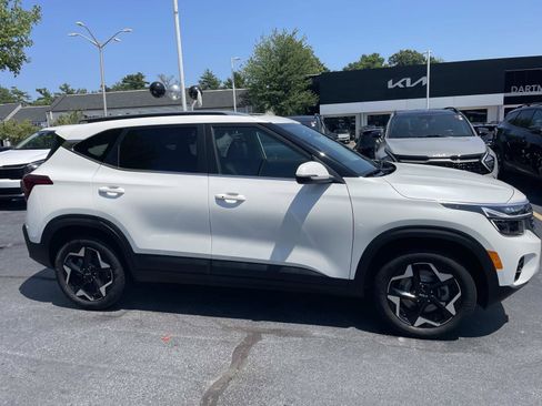 Used 2025 Kia Seltos EX w/ EX Sunroof Package AWD/4WD image 10