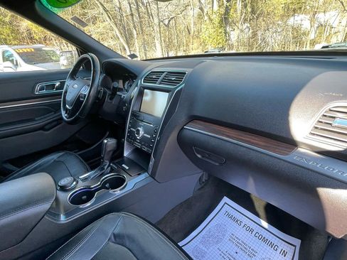 Used 2016 Ford Explorer Limited w/ Equipment Group 301A image 30