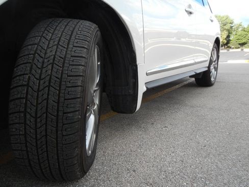 Used 2014 INFINITI QX60 FWD w/ Deluxe Touring Package image 18