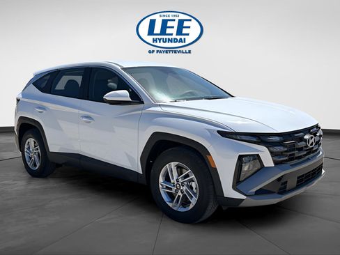 New 2026 Hyundai Tucson SE FWD image 1