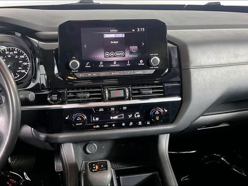 Used 2025 Nissan Pathfinder SV FWD image 6