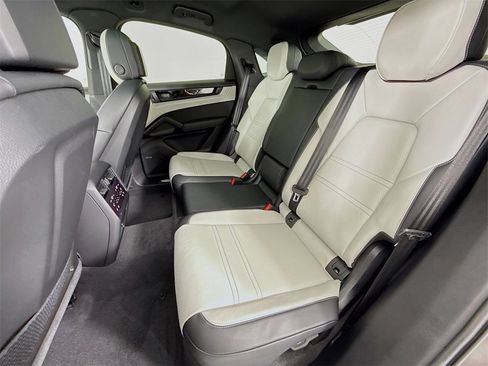New 2026 Porsche Cayenne Coupe image 24