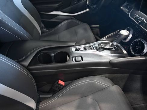 Used 2016 Chevrolet Camaro LT RWD image 21