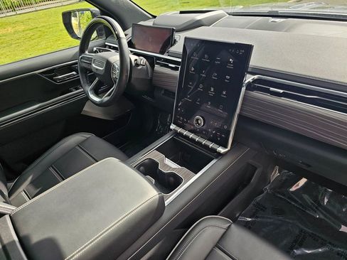 Used 2025 GMC Sierra EV Denali AWD/4WD image 10
