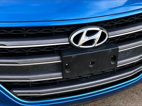 Used 2017 Hyundai Elantra GT image 26