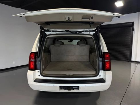 Used 2015 Chevrolet Suburban LT RWD image 13