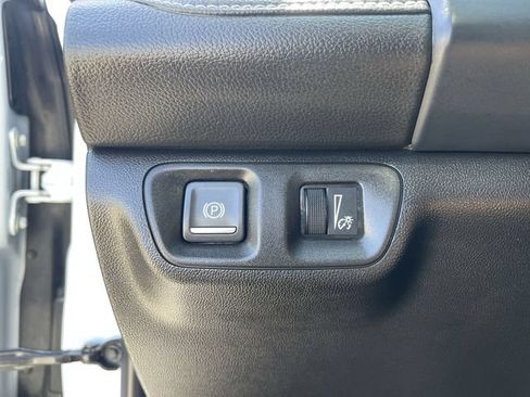 Used 2023 GMC Acadia SLE w/ Driver Convenience Package FWD image 34