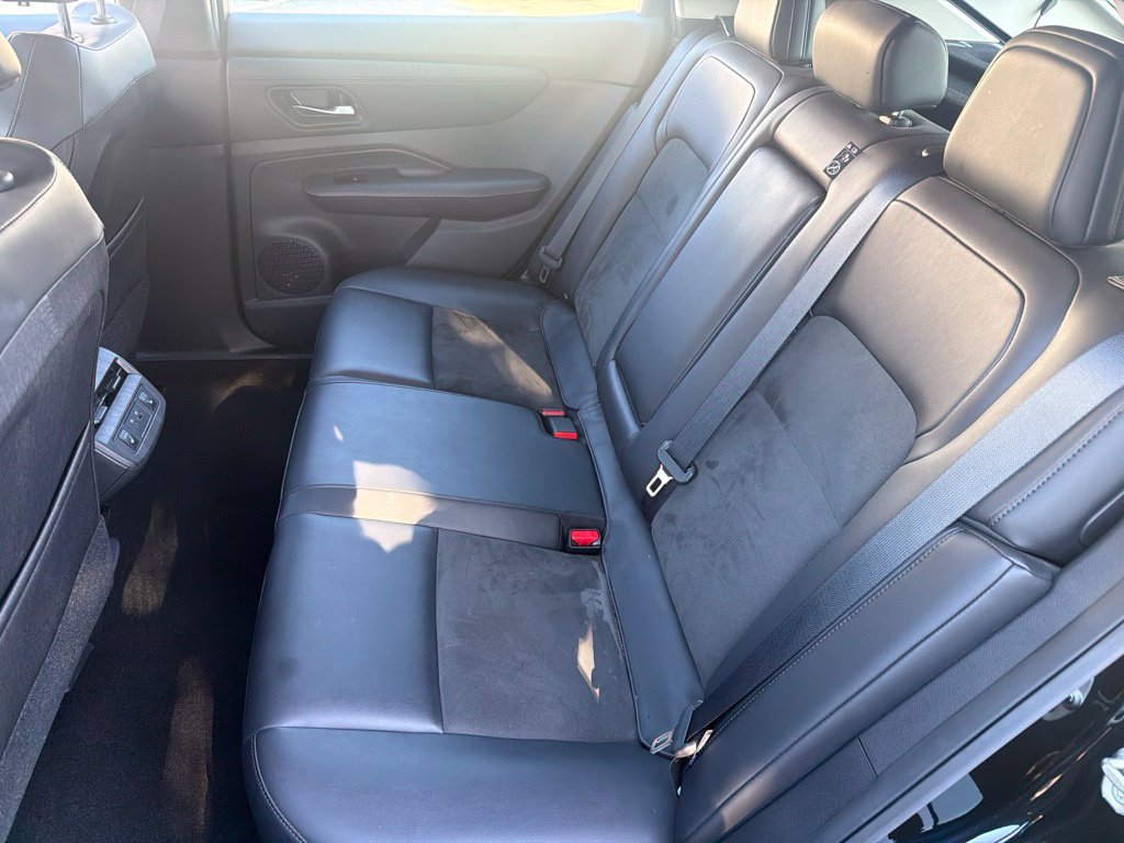 Used 2023 Nissan Ariya AWD image 11