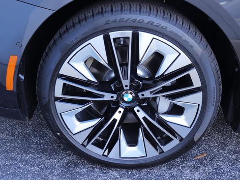 Used 2025 BMW 530i w/ Executive Package image 41