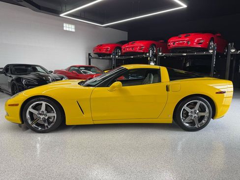 Used 2007 Chevrolet Corvette Coupe w/ Preferred Equipment Group RWD image 6