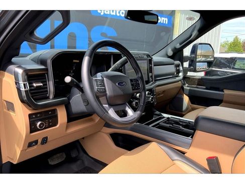 Used 2024 Ford F250 Lariat w/ FX4 Off-Road Package AWD/4WD image 16