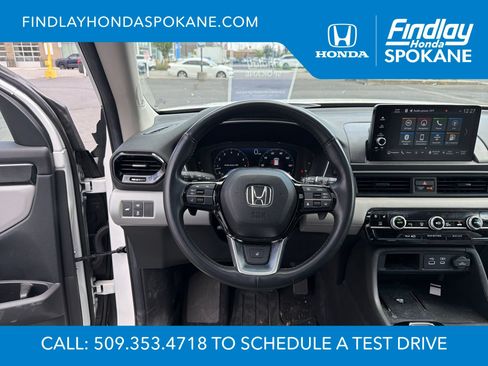Used 2025 Honda Pilot Elite image 15