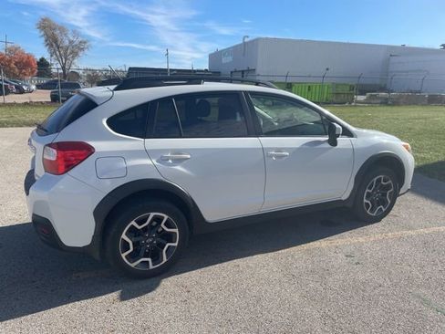 Used 2016 Subaru Crosstrek 2.0i Premium w/ Moonroof Package image 5