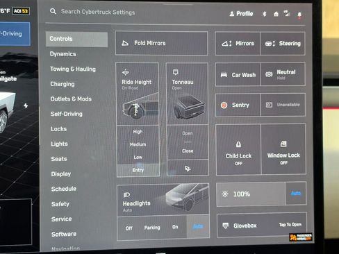 Used 2024 Tesla Cybertruck AWD Crew Cab image 34