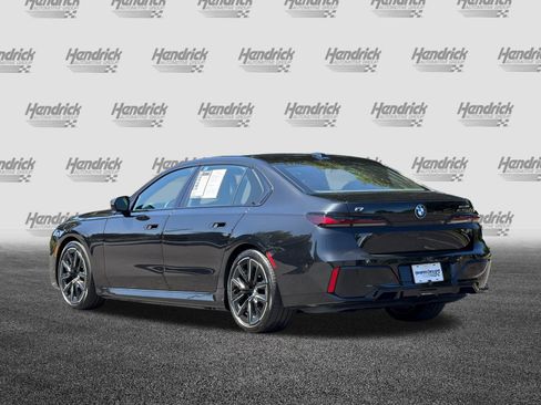Used 2023 BMW i7 xDrive60 w/ Executive Package 2 AWD/4WD image 7