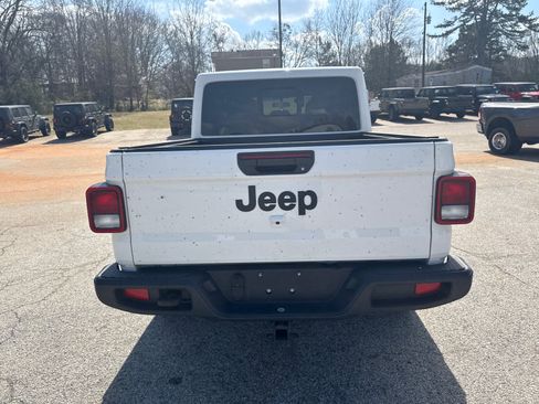 Used 2024 Jeep Gladiator Sport image 6