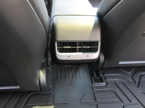 Used 2022 Tesla Model 3 RWD image 18