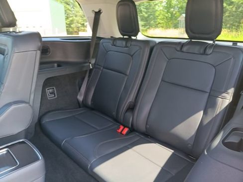 Used 2025 Lincoln Aviator Reserve w/ Equipment Group 201A AWD/4WD image 24