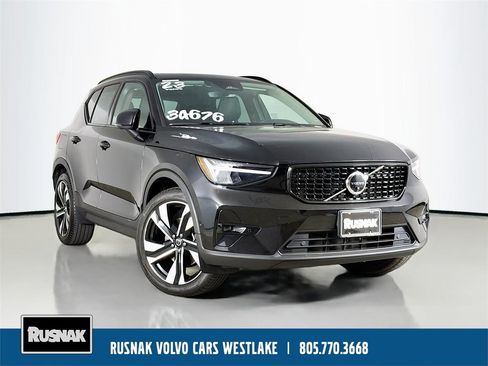 Used 2023 Volvo XC40 B5 Ultimate w/ Protection Package Premier AWD/4WD image 1
