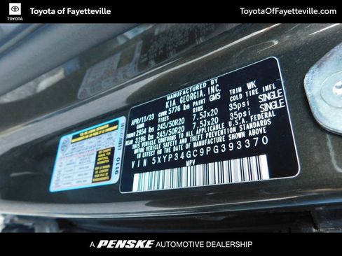 Used 2023 Kia Telluride EX w/ EX Captain's Chair Package FWD image 12