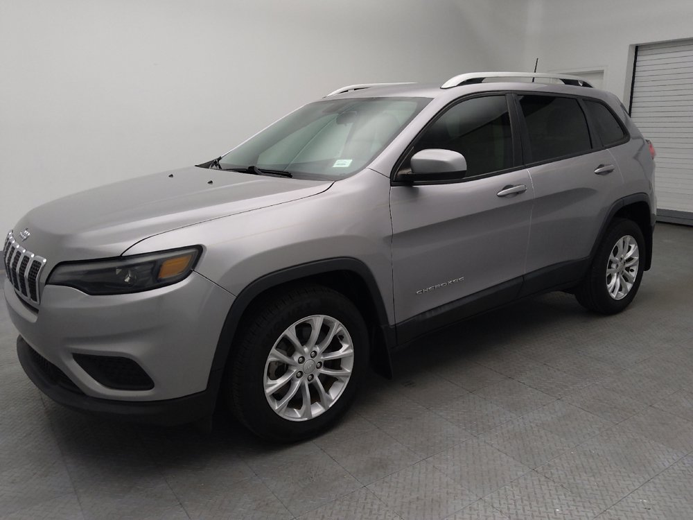 Used 2020 Jeep Cherokee Latitude FWD image 2
