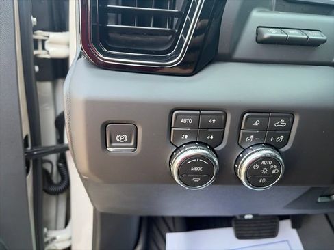 New 2026 GMC Sierra 2500 AT4 w/ AT4 Premium Plus Package AWD/4WD image 19