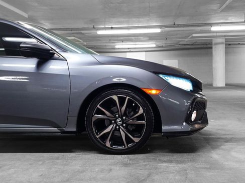 Certified 2018 Honda Civic Sport Touring image 18