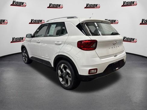 Certified 2025 Hyundai Venue SEL image 7