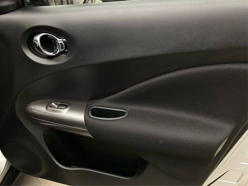 Used 2011 Nissan Juke SV image 26