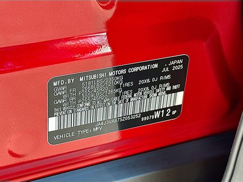 New 2025 Mitsubishi Outlander SE image 22